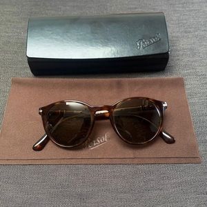 Person Polarized Women’s Sunglasses